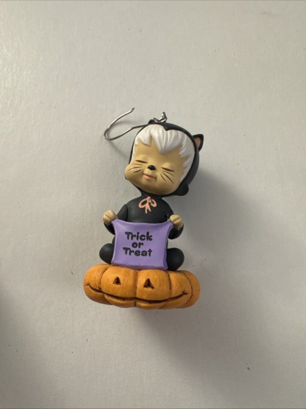 Hallmark 2016 Halloween Sweet Trick-or-Treater Ornament Girl MM20